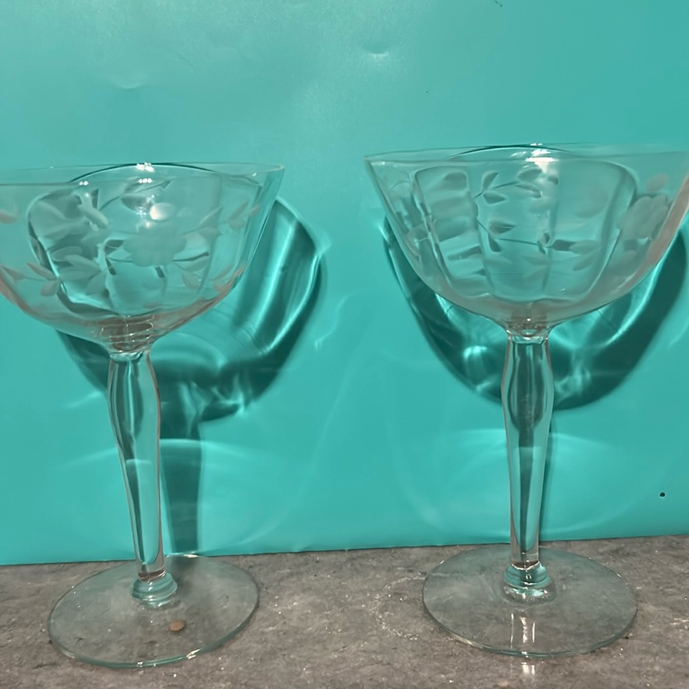 Elegant Vintage  Cut Crystal  Coupe Champagne glasses with flower motife -set 2